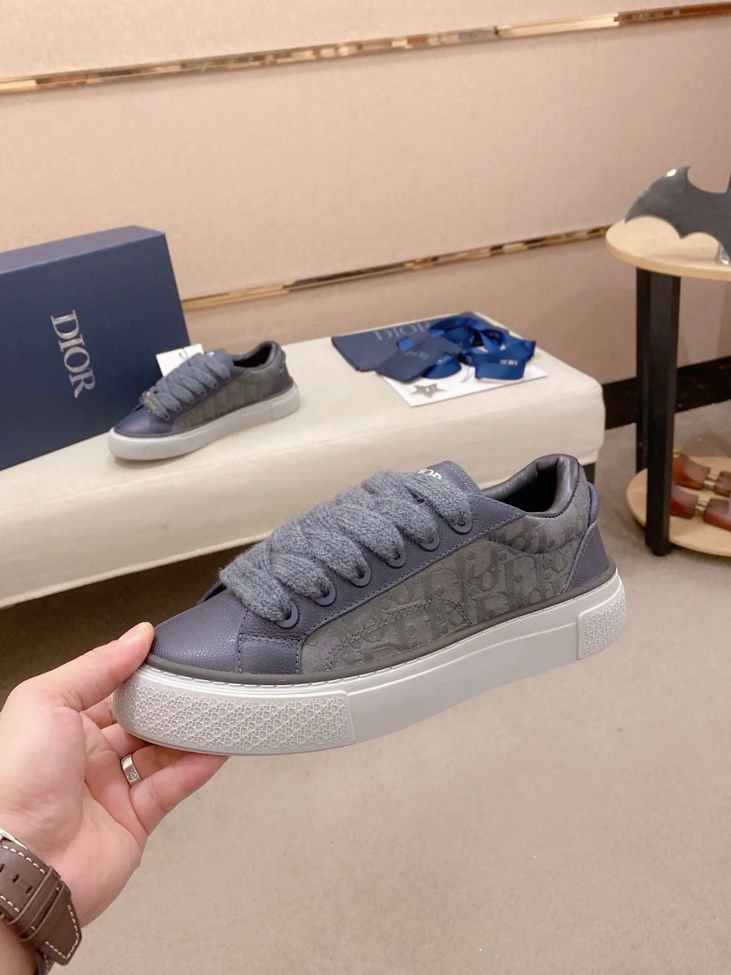 Factory price: 300 Men's shoes 💰[Dior·Dior] Top 🔍Couple style 💏🔍New casual sports style couple shoes, new four-season design, perfect workmanship, lace-up lazy style to create cabinet quality, upper: imported first-layer cowhide, sheepskin lining is soft and comfortable, ultra-light TPU wear-resistant outsole, simple, versatile fashion men's shoes, excellent color code number 35--44